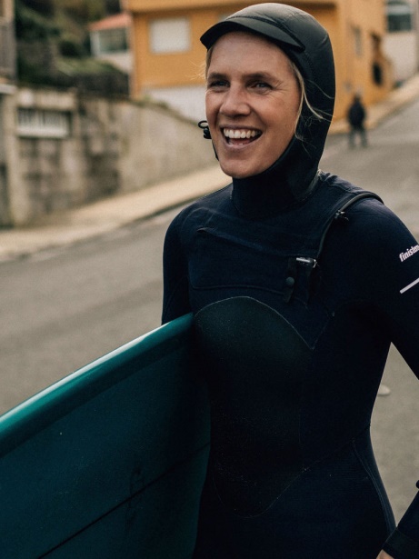 Finisterre Stylish Women's Nieuwland 5mm Yulex Hooded Wetsuit Ink
